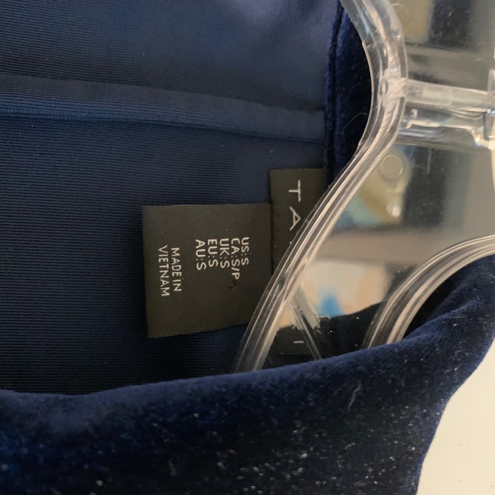 Tahari Midnight Blue Velvety Fabric Blazer in Size Small